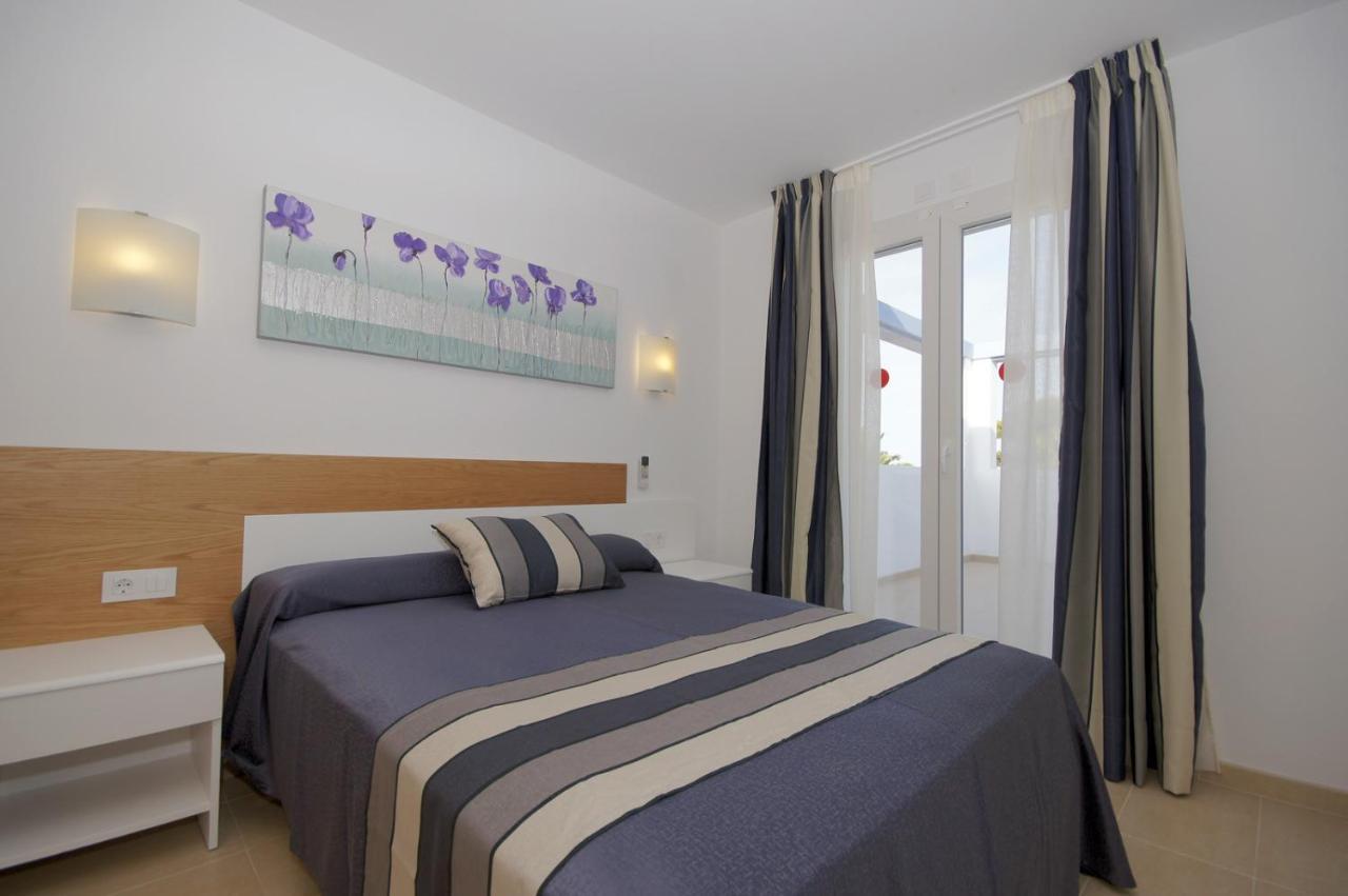 Villas Calan Bosch Mar Cala en Bosc Exterior photo